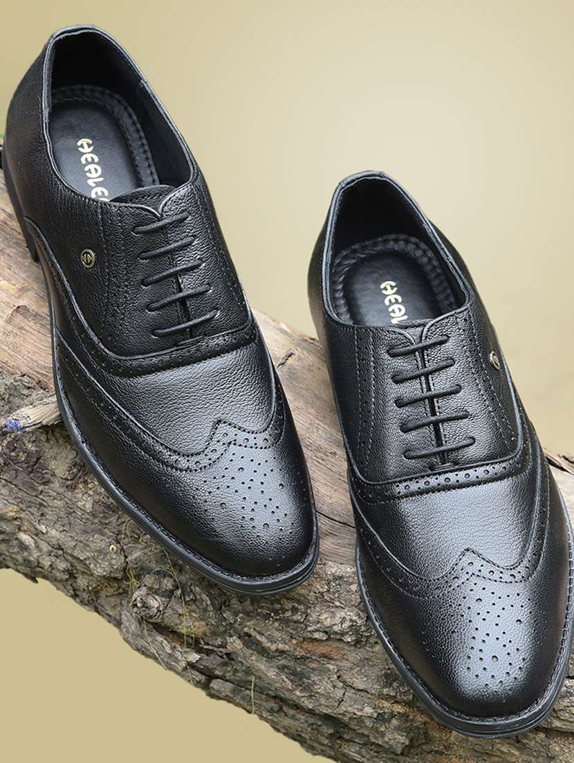 men black lace-up brouge