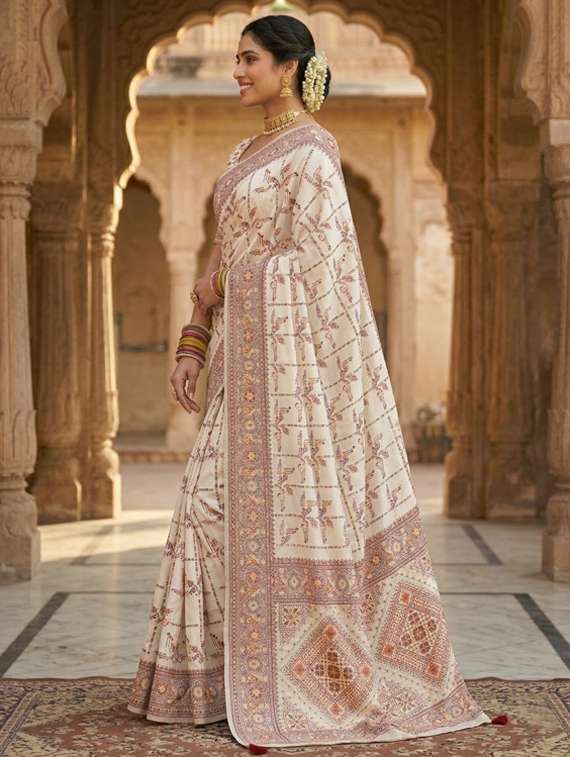 women self design bordered saree with blouse - 22503047 -  Standard Image - 2