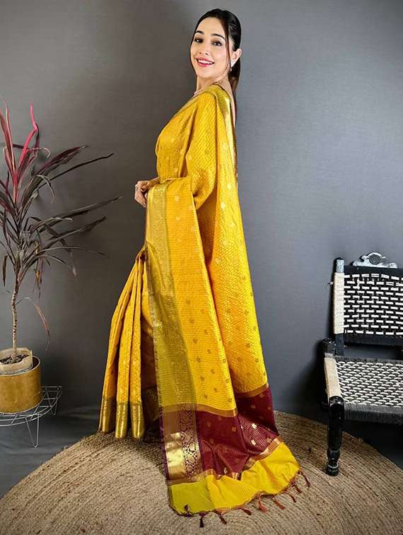 women self design bordered saree with blouse - 22503108 -  Standard Image - 2