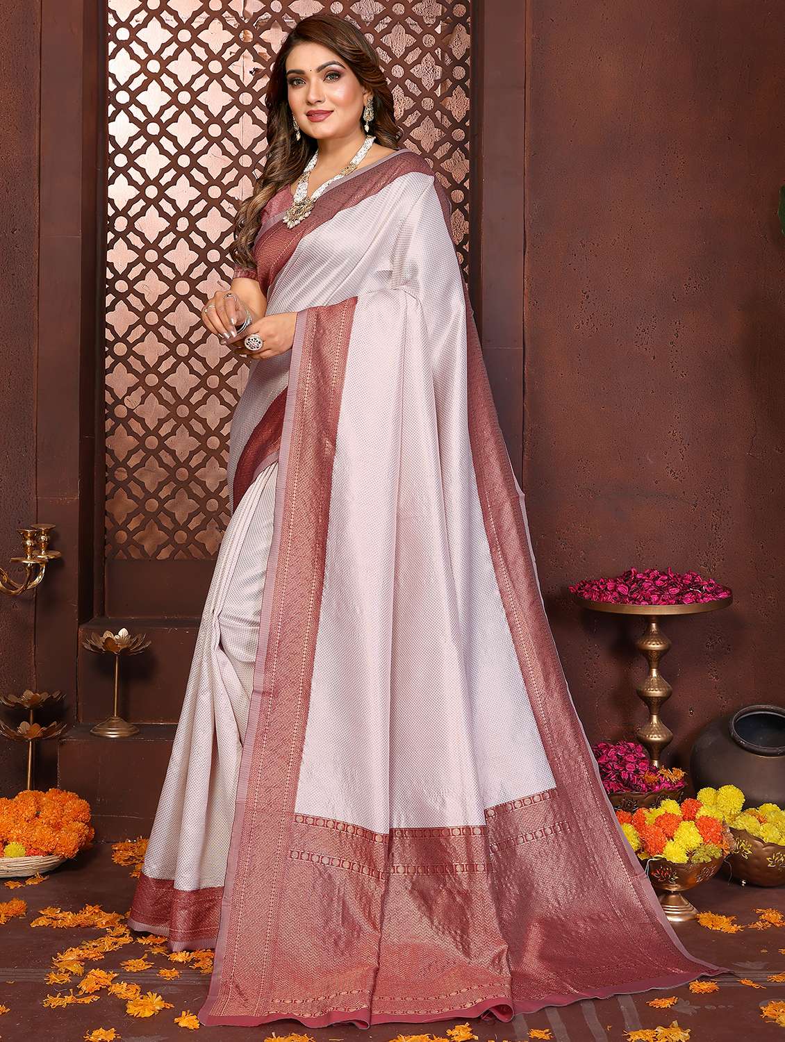 women self design banarasi saree with blouse - 22503199 -  Standard Image - 2