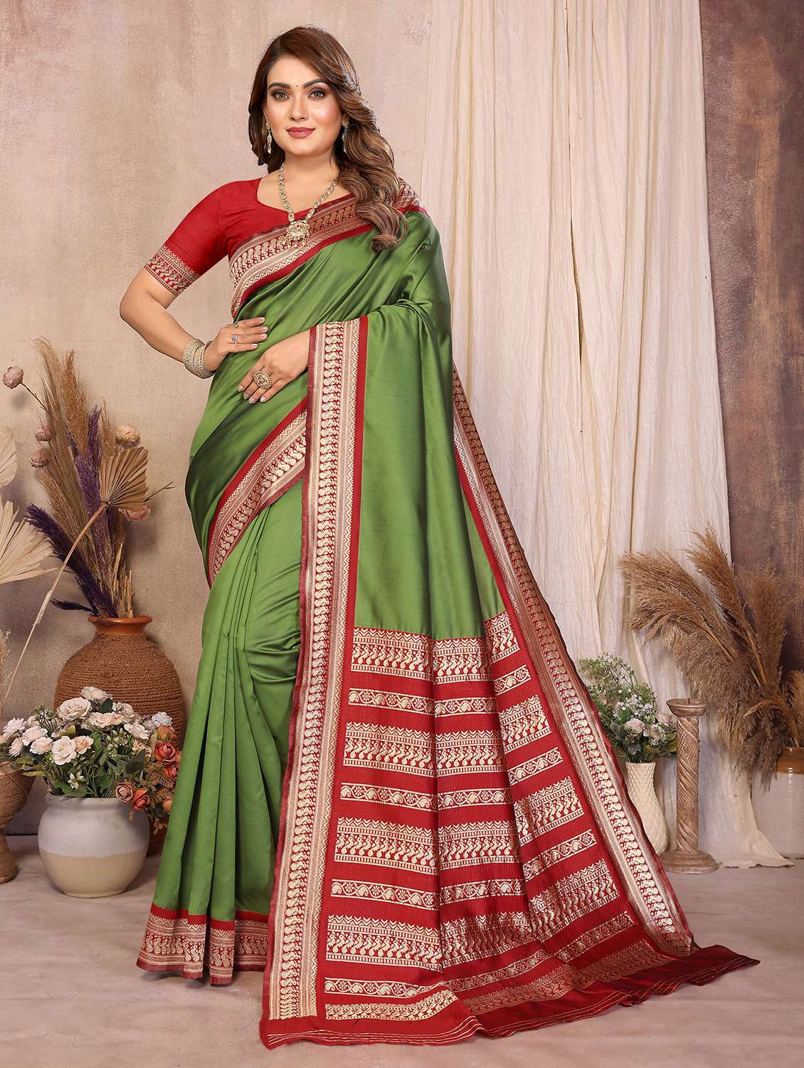 women solid with bordered saree with blouse