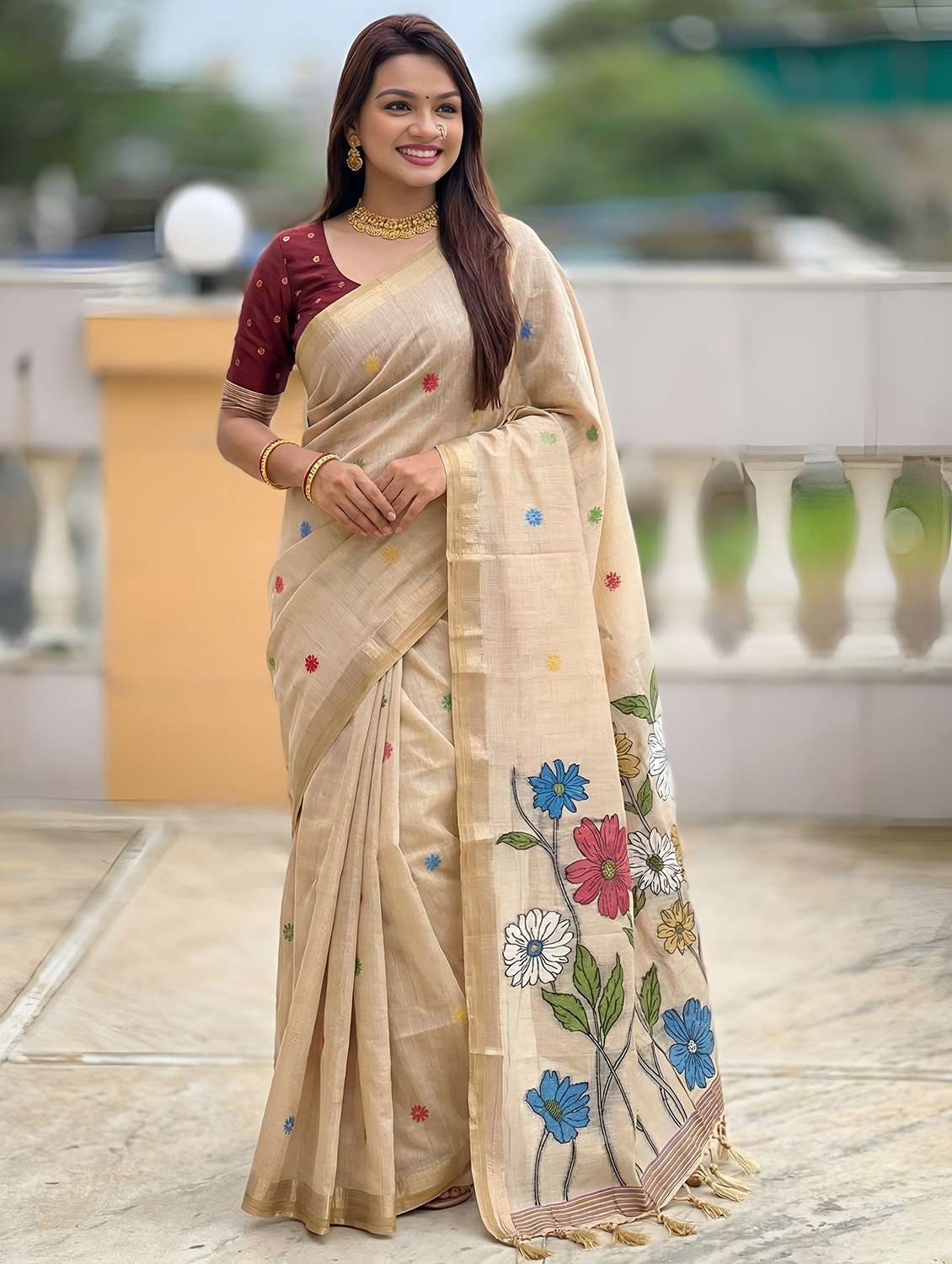 women floral printed saree with blouse
