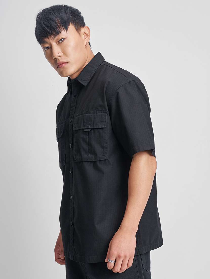 men textured short sleeve loose fit casual shirt