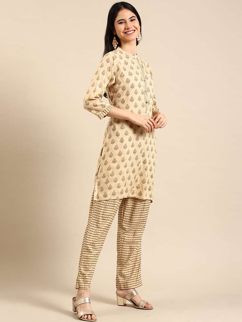 Women Printed Mandarin Neck Kurta And Pant Set With Dupatta - 22504853 -  Standard Image - 2