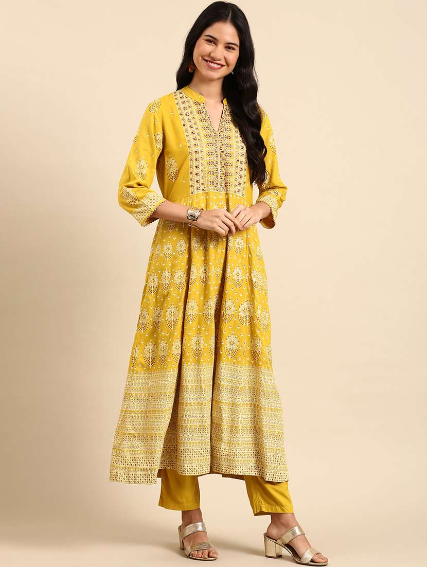 Women Printed Mandarin Neck Kurta And Pant Set With Dupatta - 22504868 -  Standard Image - 2