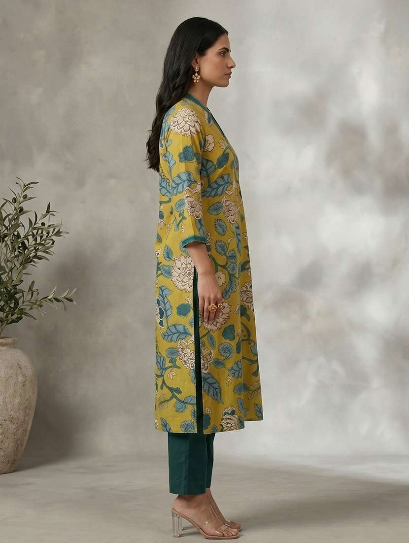 women floral three quarter sleeve a-line kurta - 22504948 -  Standard Image - 2
