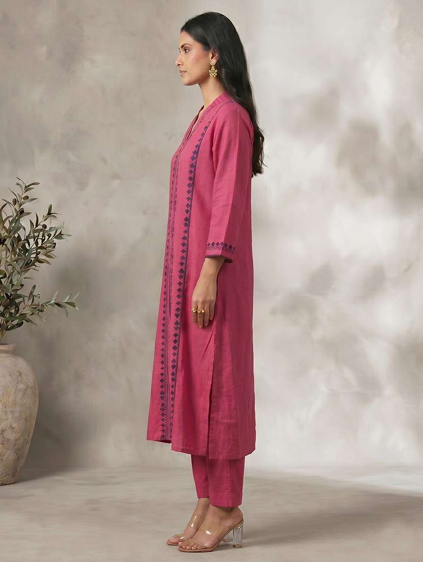 women embroidered v neck kurta and pant set - 22504952 -  Standard Image - 2