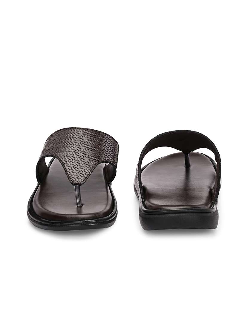 men textured toe seperator sandal - 22504972 -  Standard Image - 2