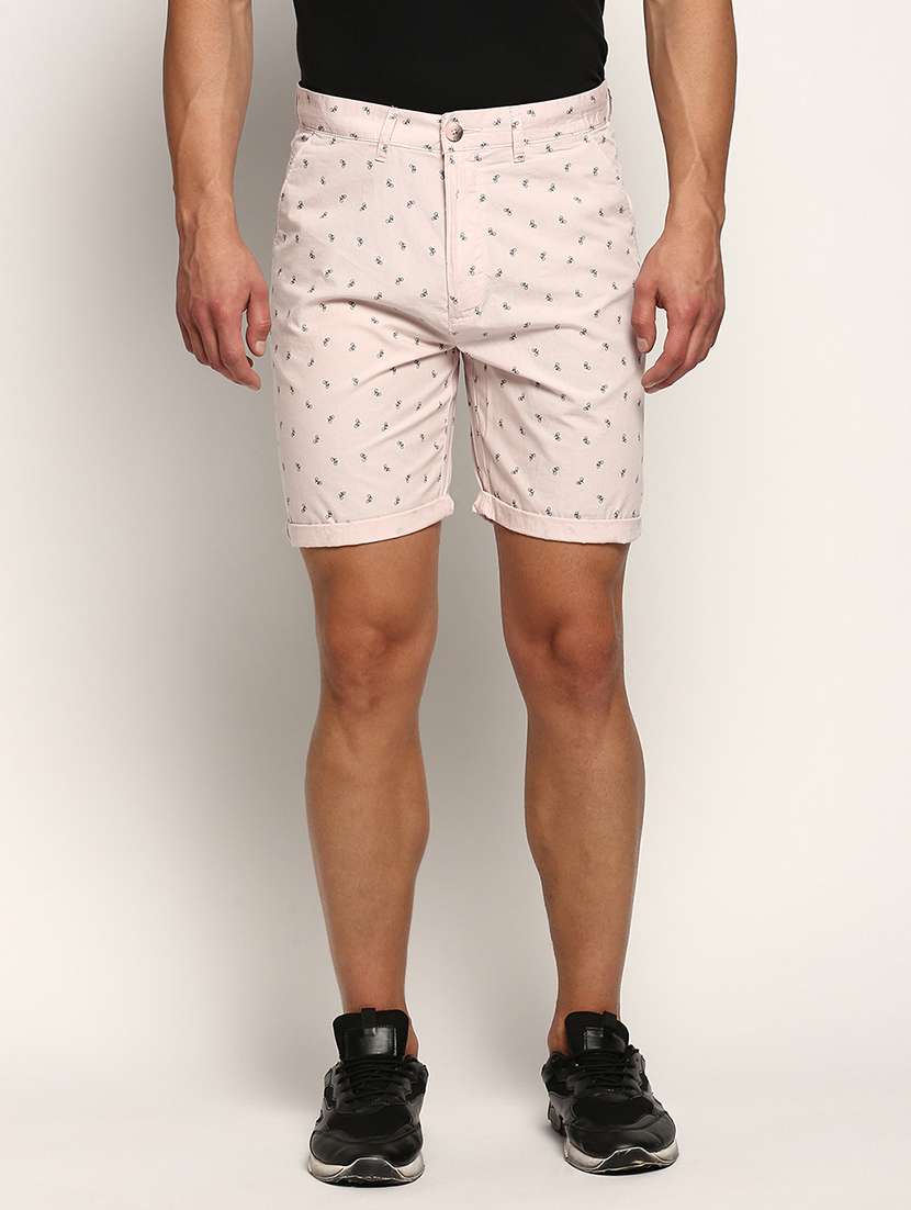 men printed mid rise regular fit shorts
