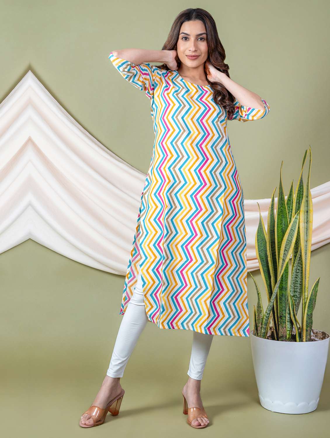 women printed round neck straight kurta
