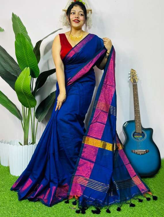 women solid with bordered saree with blouse