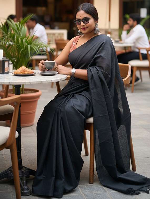 women solid handloom saree with blouse - 22505463 -  Standard Image - 2