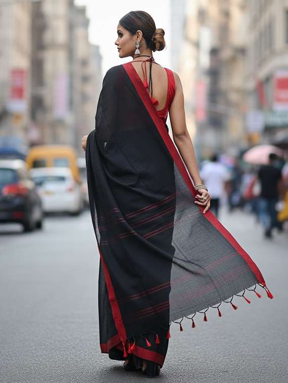 women solid with bordered handloom saree with blouse - 22505481 -  Standard Image - 2