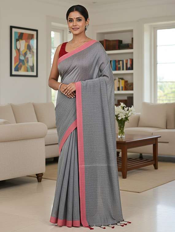 women solid with bordered handloom saree with blouse