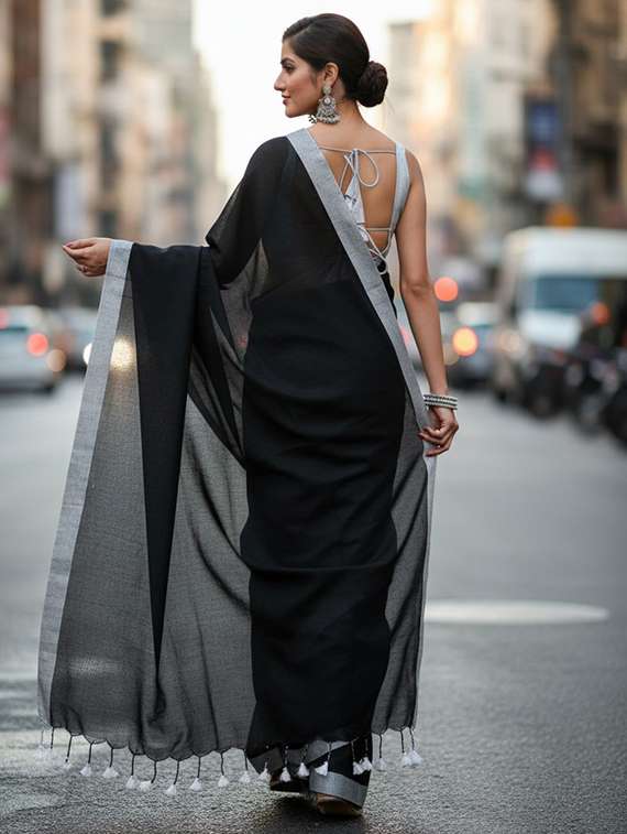women solid with bordered handloom saree with blouse - 22505499 -  Standard Image - 2