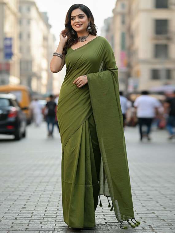 women solid handloom saree with blouse