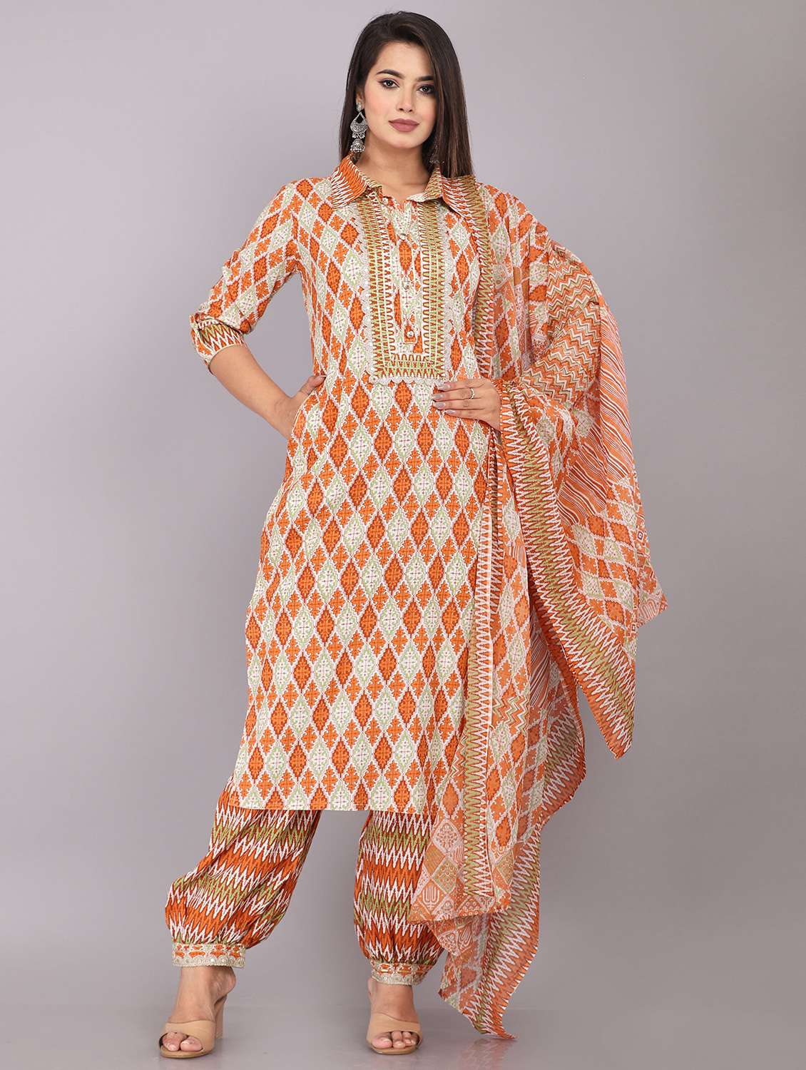 women printed three quarter sleeve kurta salwar with dupatta set
