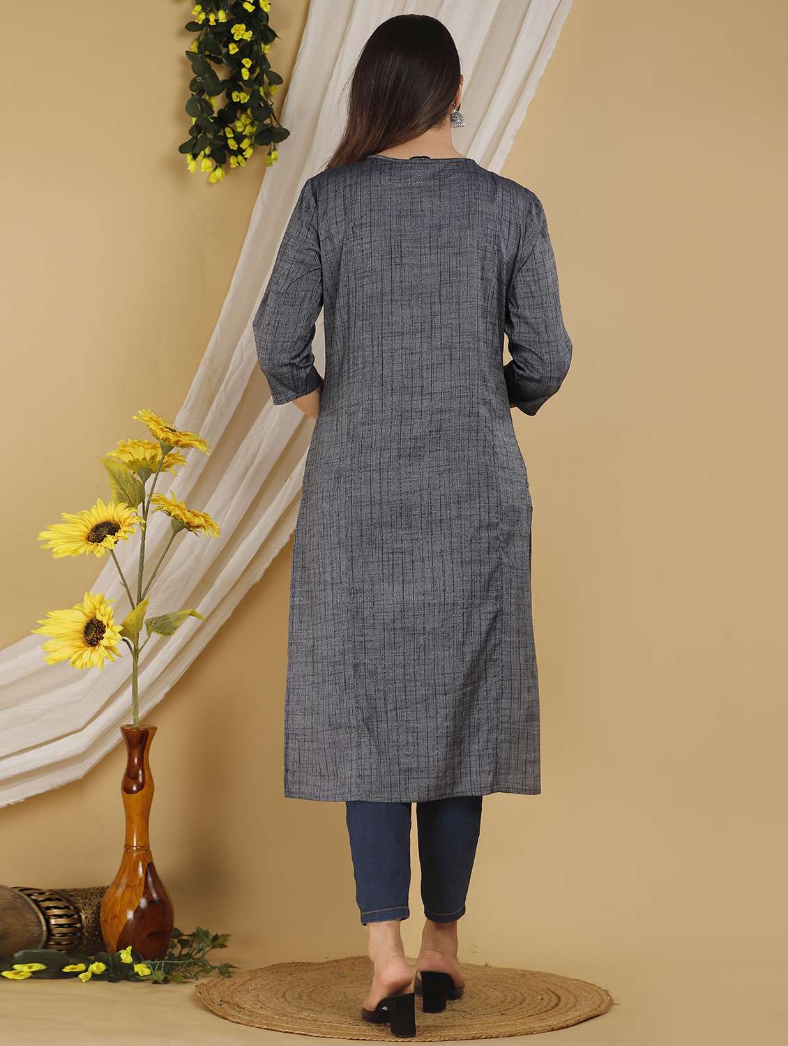 women embroidered three quarter sleeve straight kurta - 22506165 -  Standard Image - 2