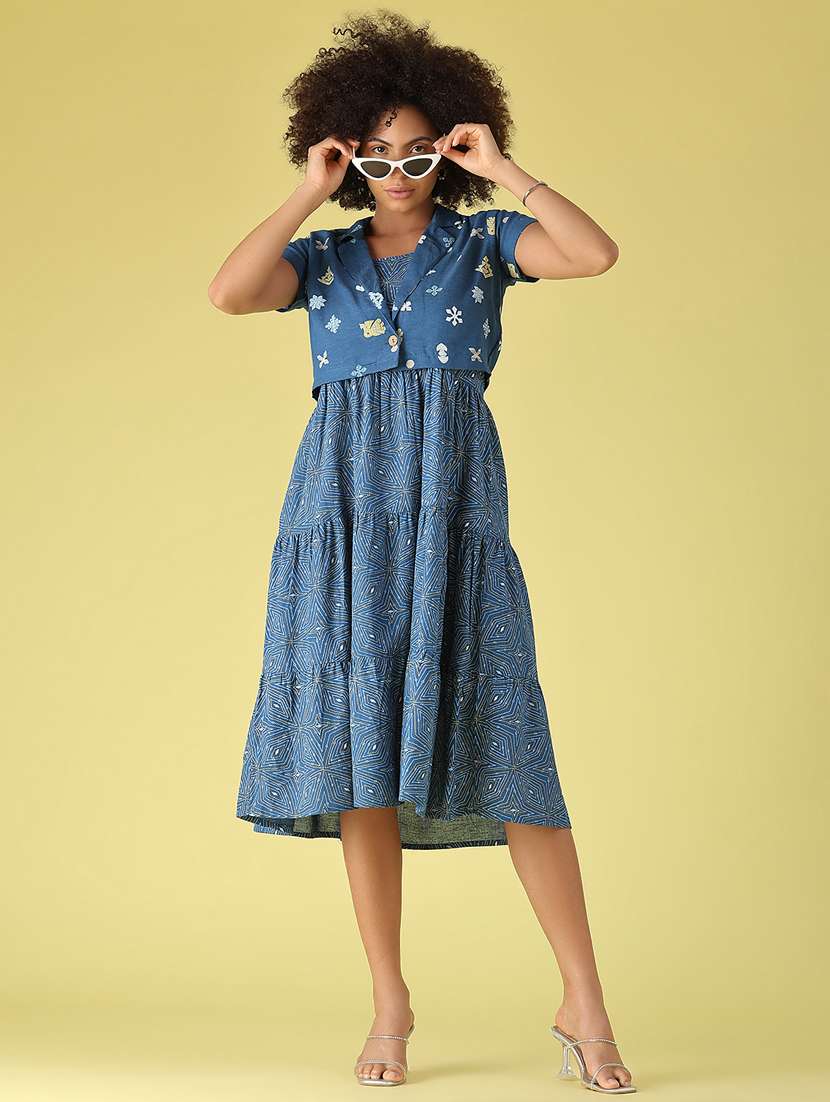 women printed short sleeves tiered dress - 22508817 -  Standard Image - 2