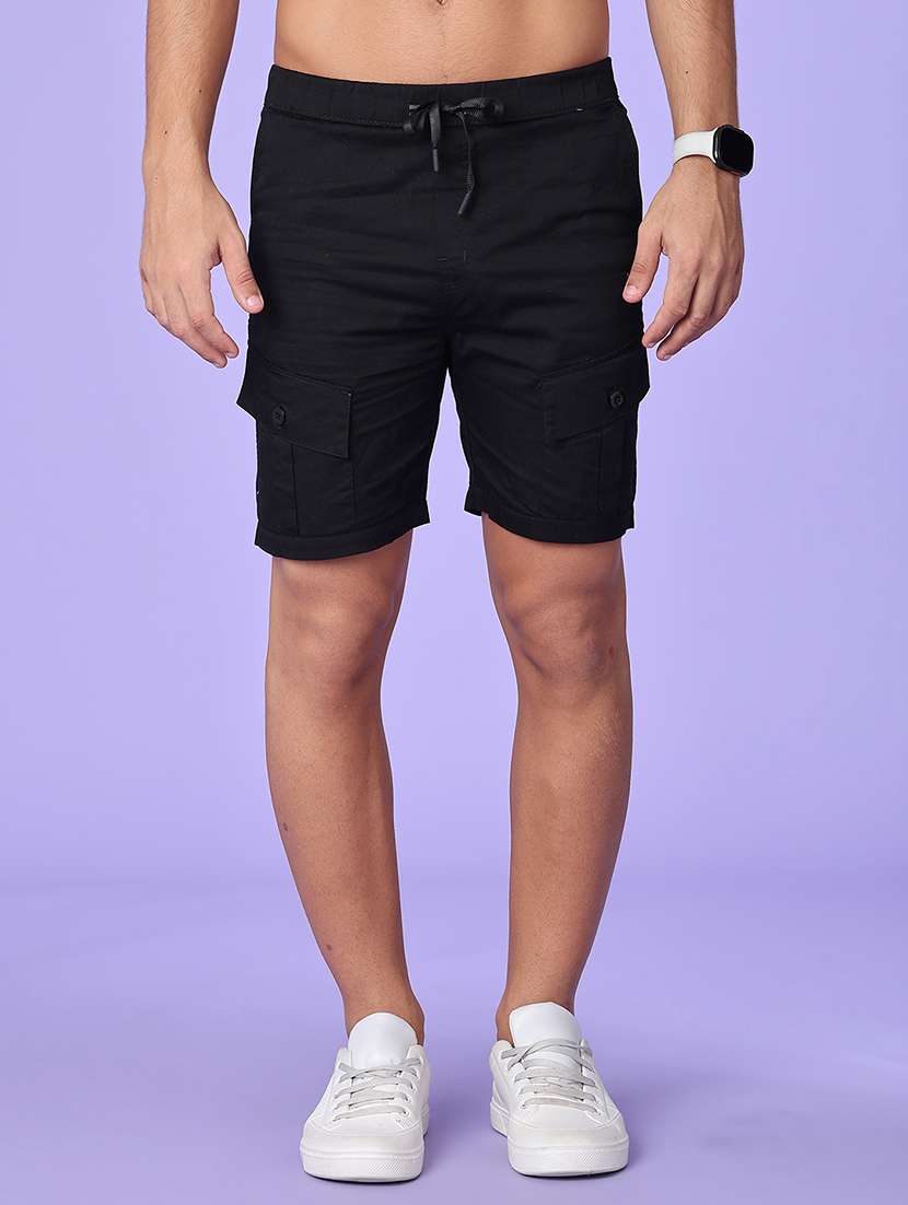 men solid mid rise regular fit cargo shorts