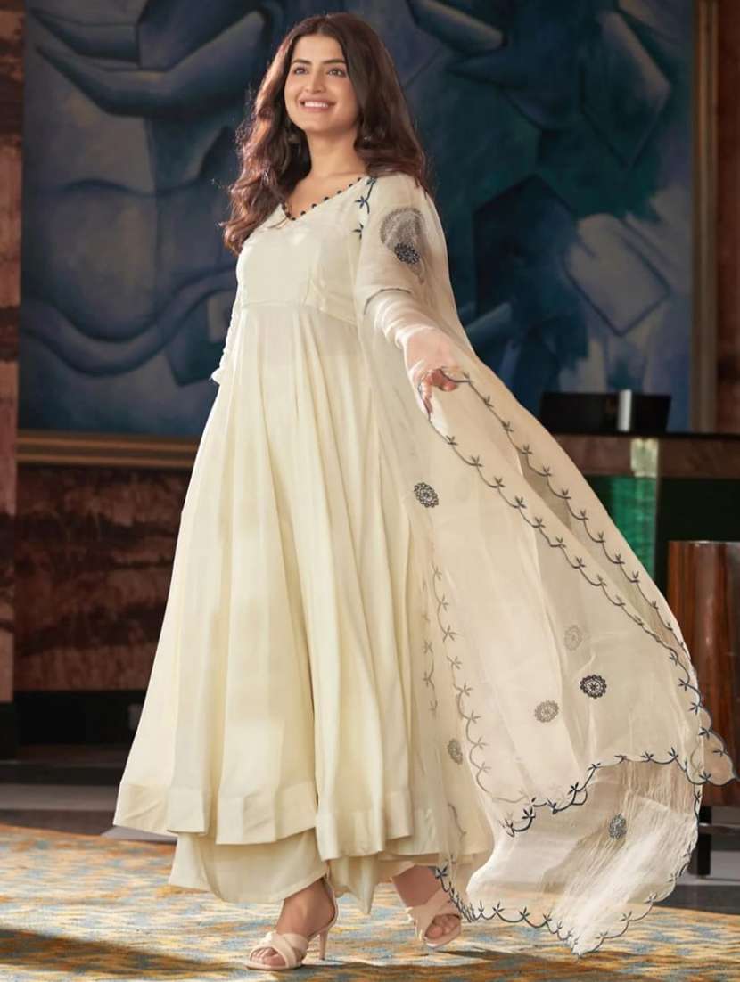 women embroidered three quarter sleeve kurta pant with dupatta set - 22511762 -  Standard Image - 2