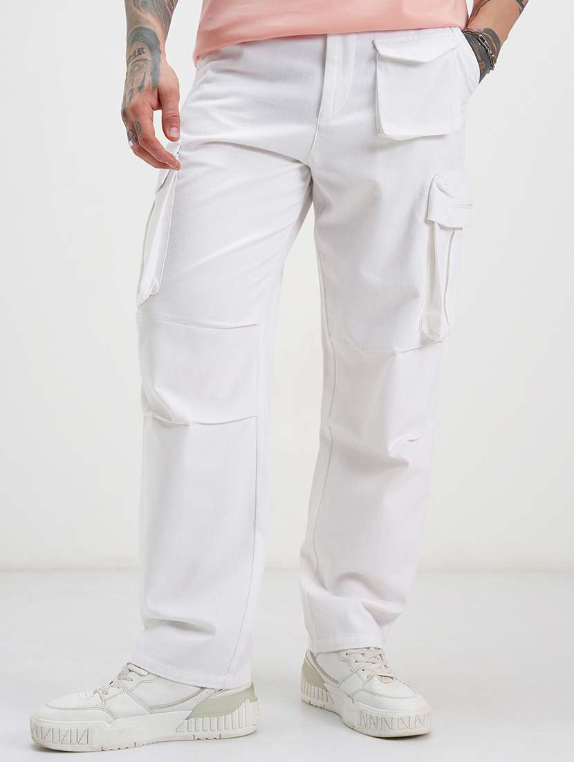 men solid mid rise relaxed fit cargo 