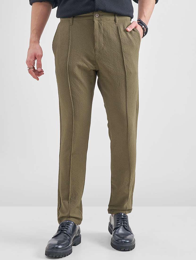 men textured mid rise pleated casual trouser