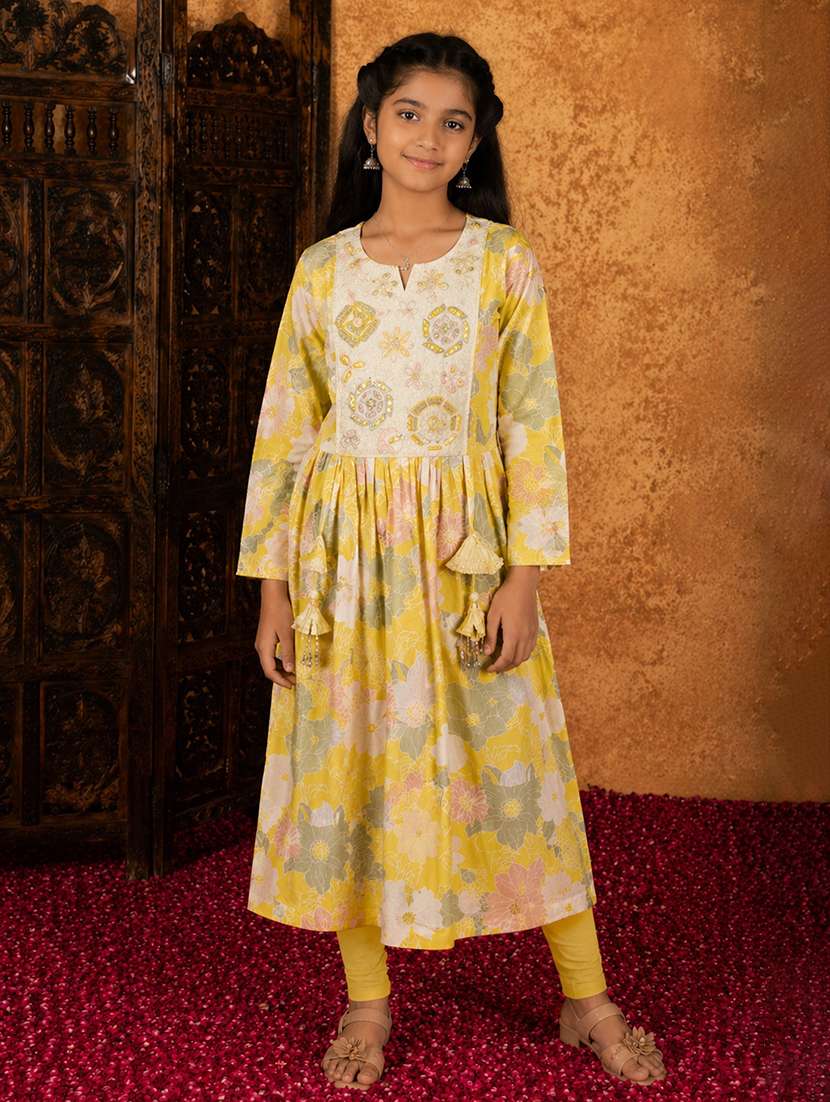 girls printed long sleeves flared kurta - 22511950 -  Standard Image - 2