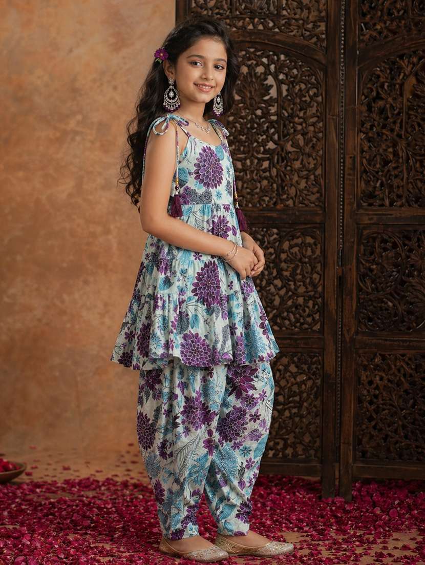 Girls Printed Sleeveless Kurta And Salwar Suit Set - 22511980 -  Standard Image - 2