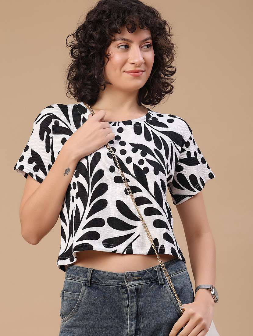 women printed round neck crop t-shirt