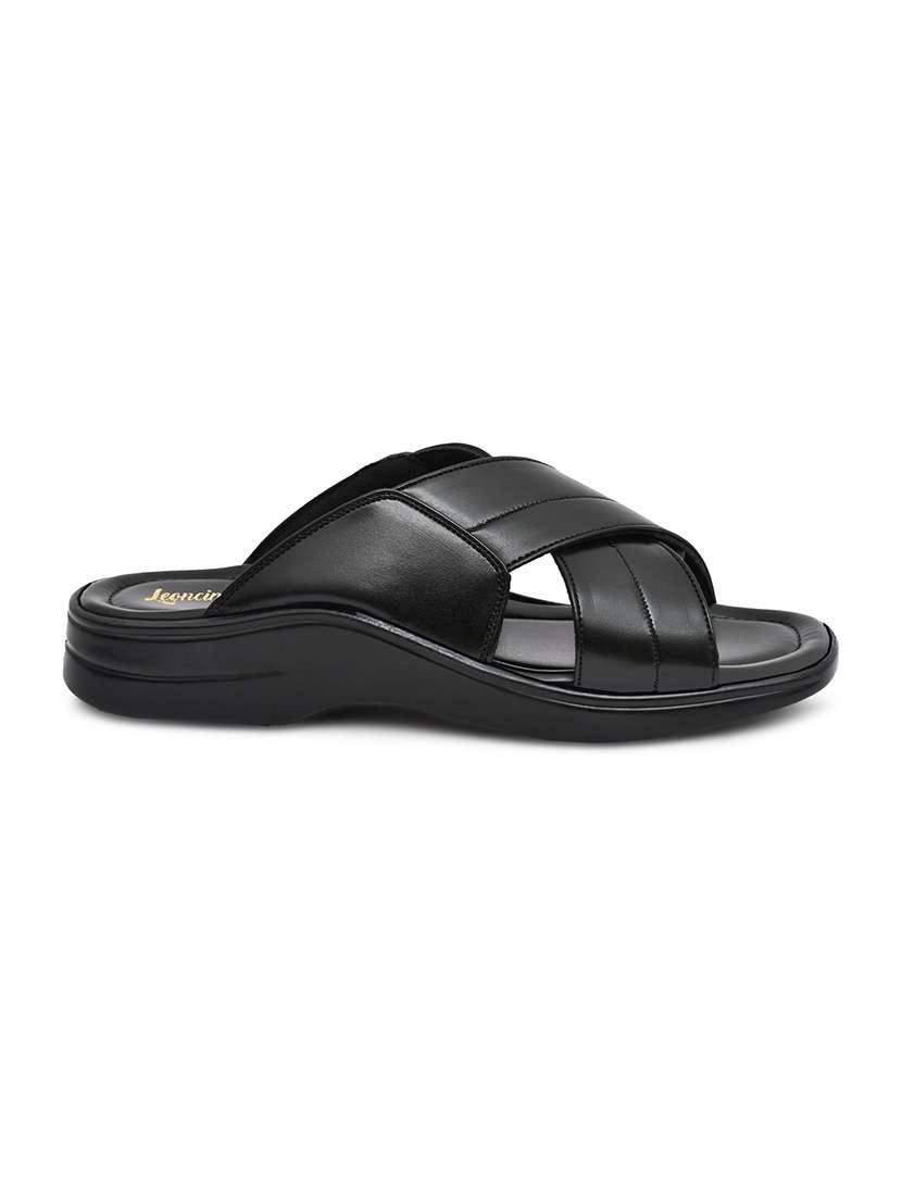 men black toe seperators sandal - 22512896 -  Standard Image - 2