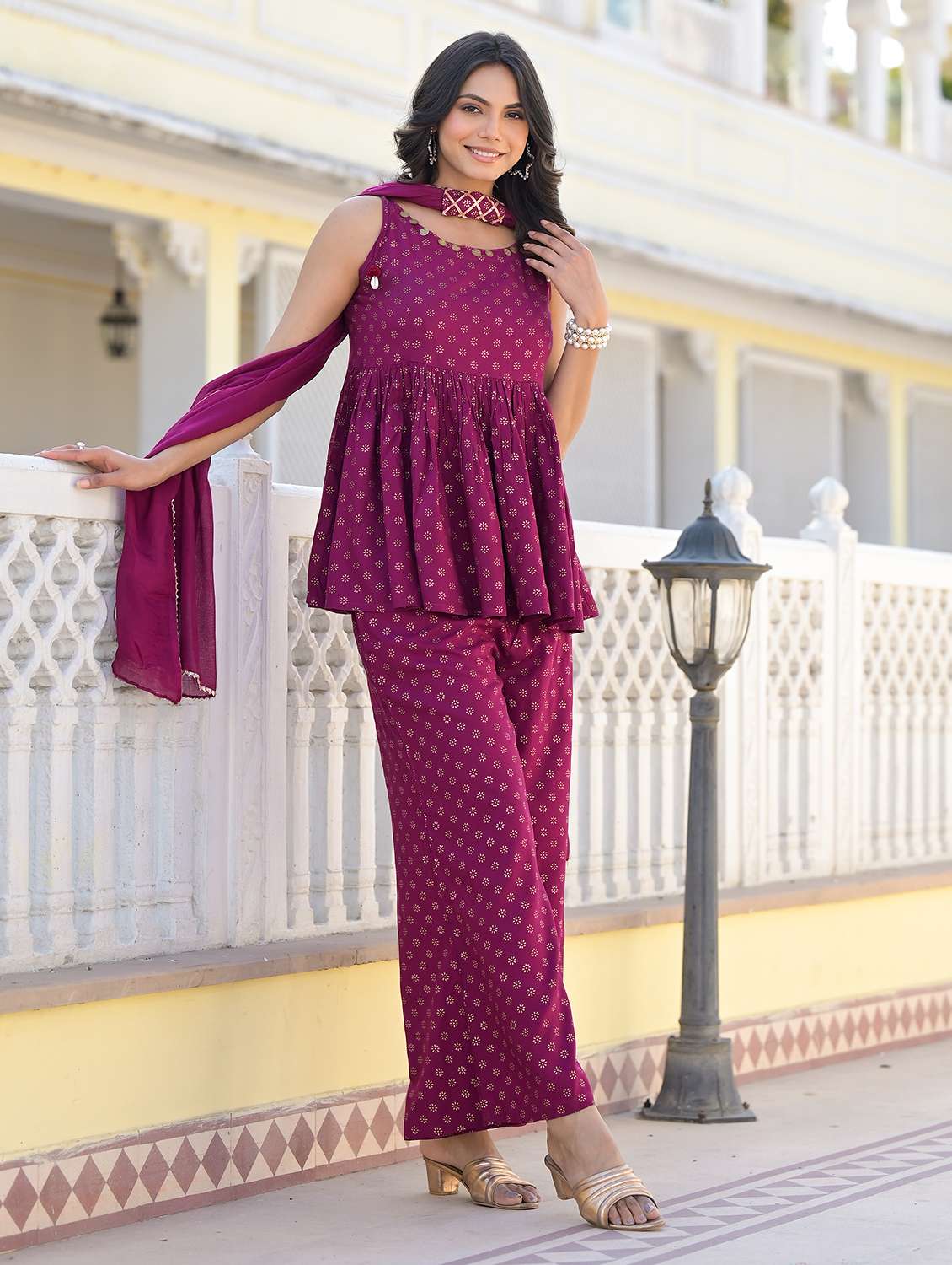 women printed sleeveless kurta and palazzo set with dupatta - 22513702 -  Standard Image - 2