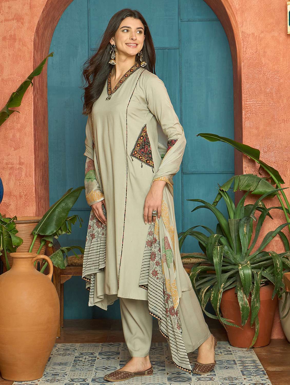 women embroidered v neck kurta and palazzo set with dupatta - 22513804 -  Standard Image - 2