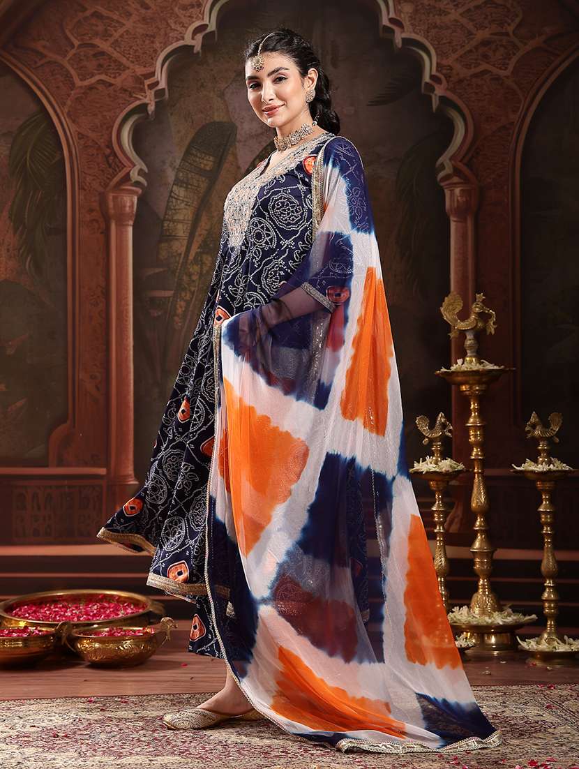 women printed v neck kurta and palazzo set with dupatta - 22513828 -  Standard Image - 2