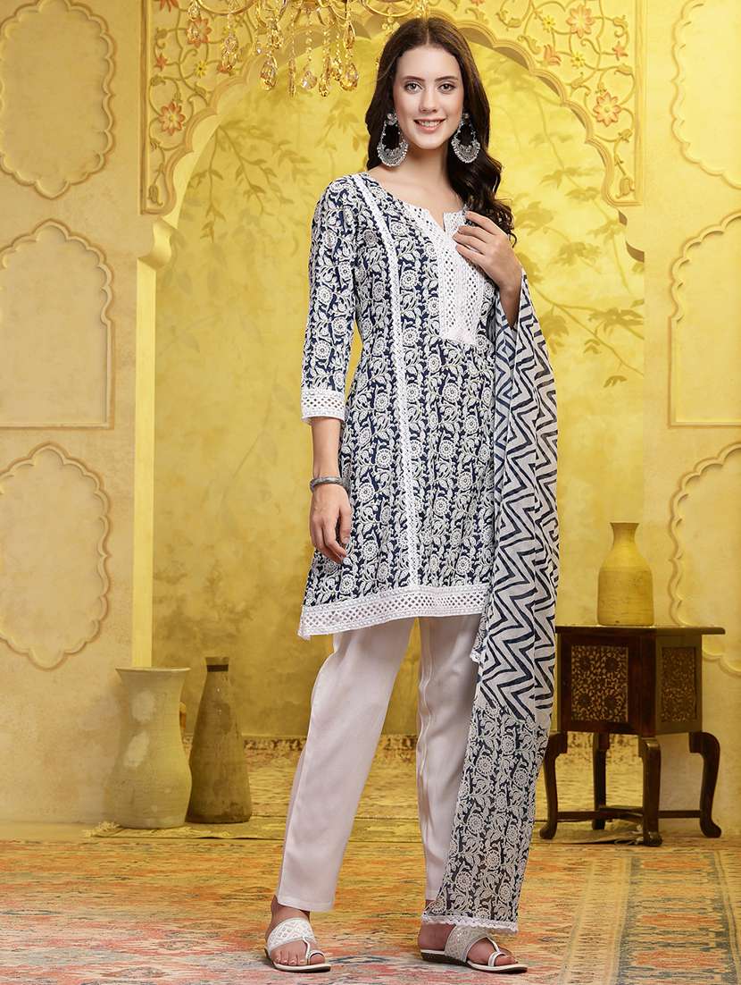 Women Printed Notch Neck Kurta And Pant Set With Dupatta - 22513835 -  Standard Image - 2