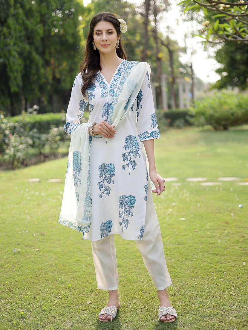 women printed v neck kurta and pant set with dupatta - 22513840 -  Standard Image - 2