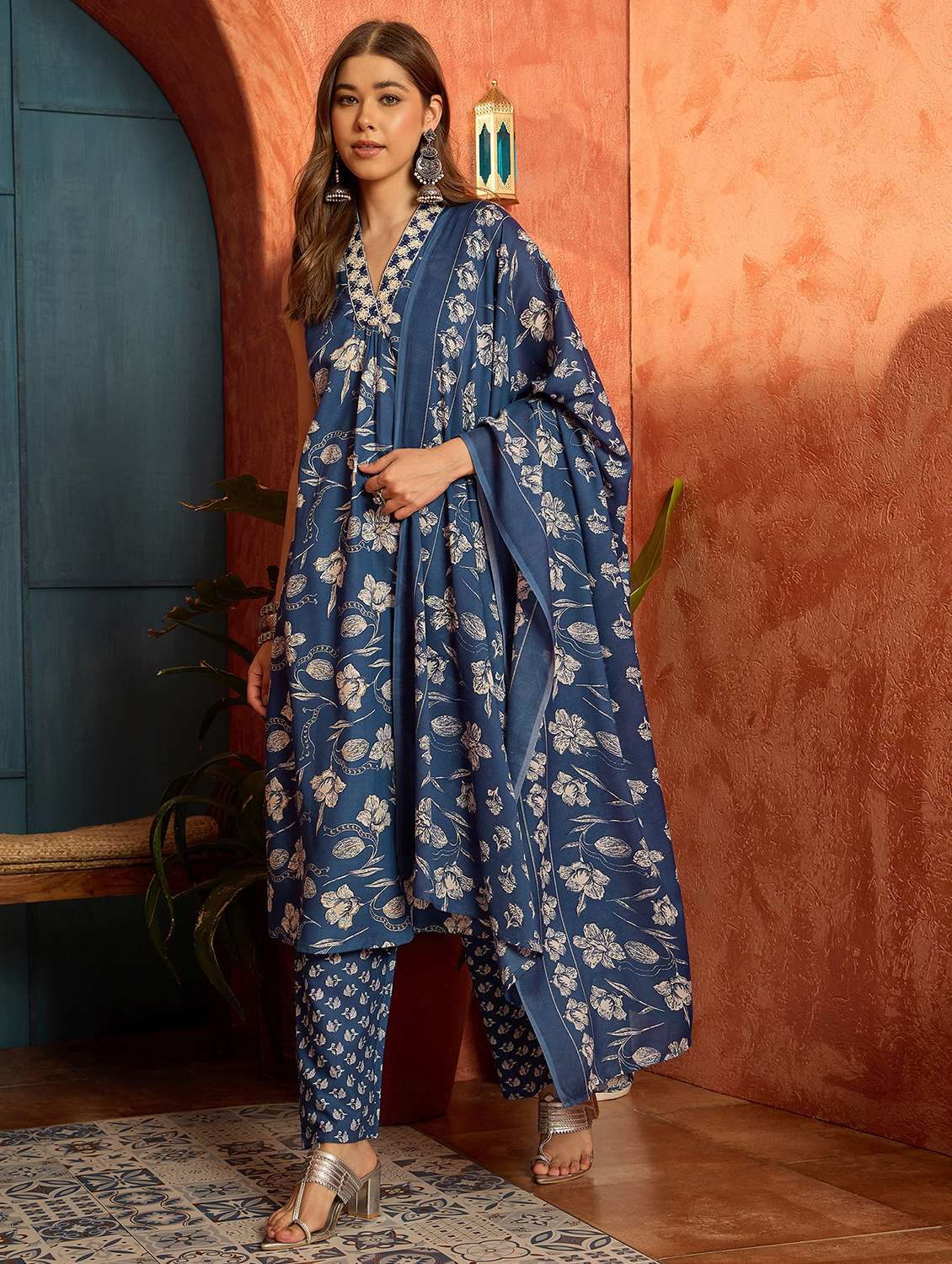 women printed v neck kurta and pant set with dupatta - 22513849 -  Standard Image - 2