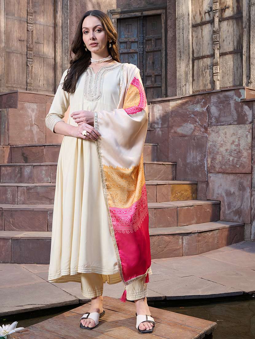 women embroidered notch neck kurta and pant set with dupatta - 22513861 -  Standard Image - 2