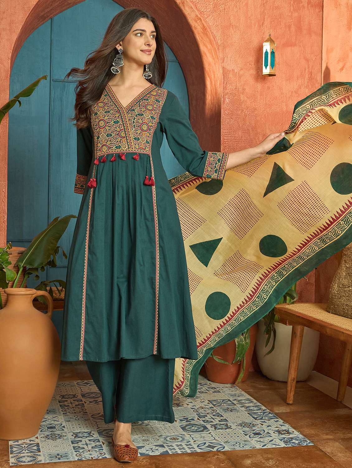 women printed v neck kurta and palazzo set with dupatta - 22513881 -  Standard Image - 2
