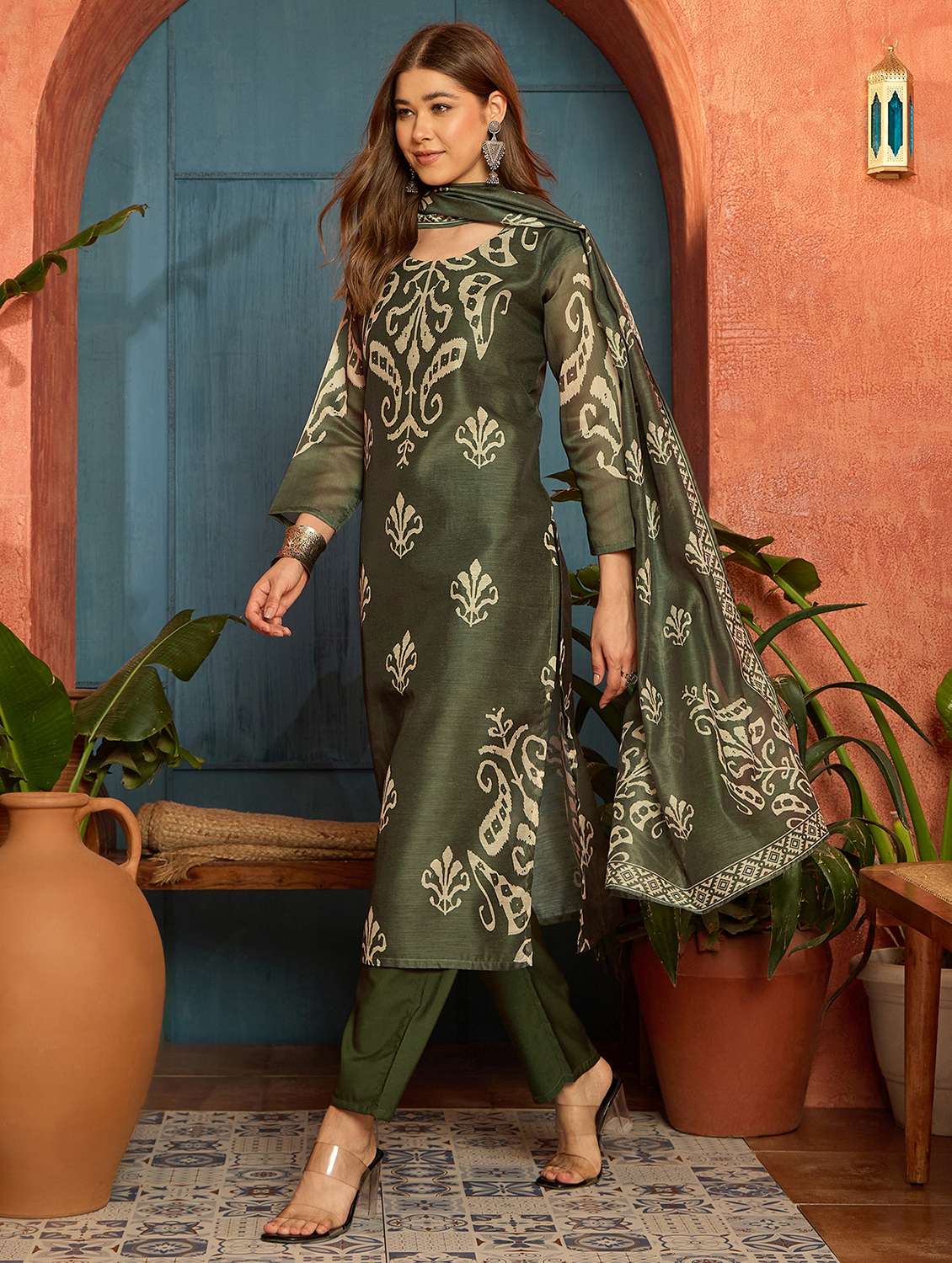 Women Printed Round Neck Kurta And Pant Set With Dupatta - 22513884 -  Standard Image - 2