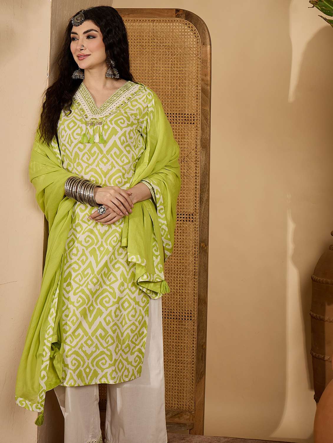 women printed v neck kurta and palazzo set with dupatta - 22513886 -  Standard Image - 2