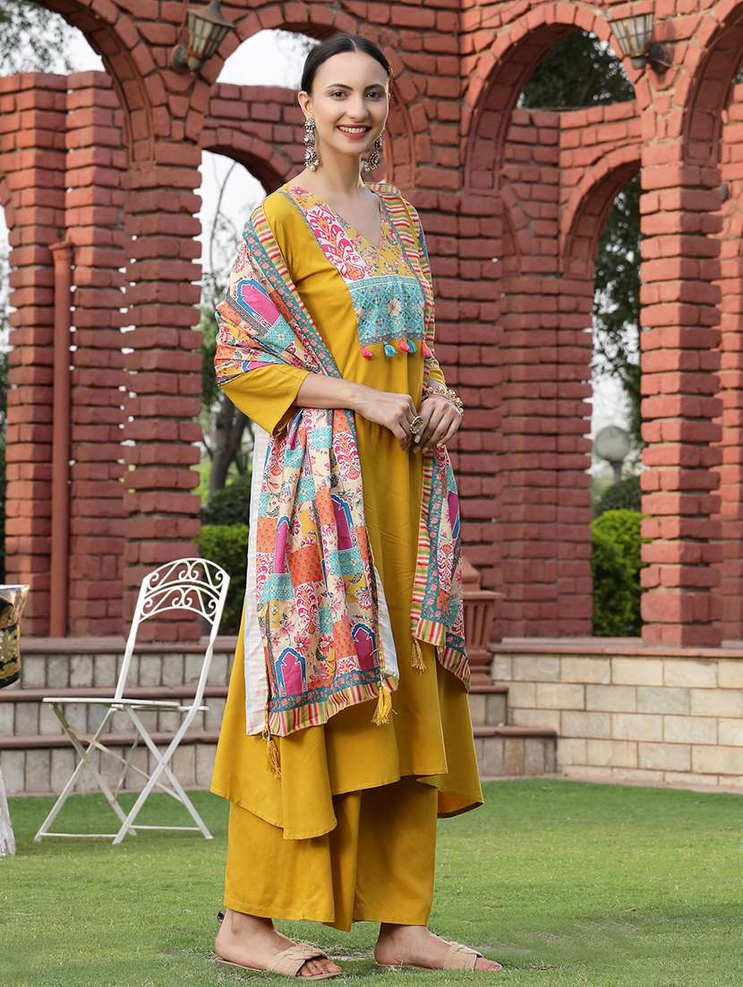 women printed v neck kurta and palazzo set with dupatta - 22513934 -  Standard Image - 2