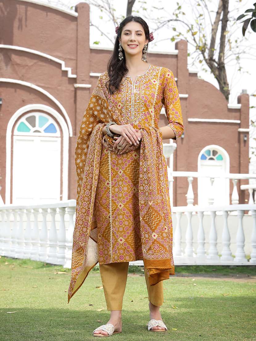 women printed notch neck kurta and pant set with dupatta - 22513938 -  Standard Image - 2