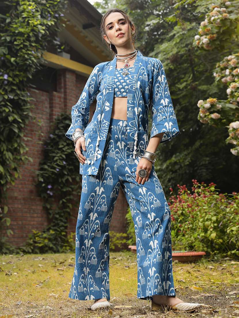 women printed sleeveless top and trouser with jacket
