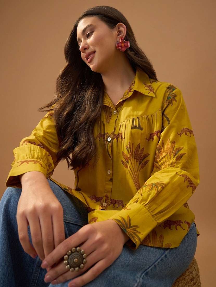 women printed collared regular shirt