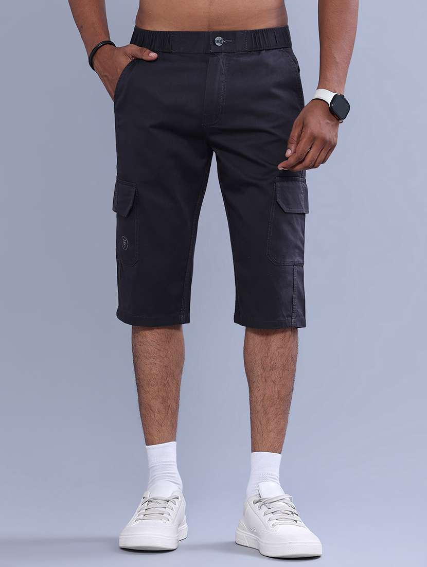 Men Solid Mid Rise Three Fourth Cargo Shorts - 22516133 -  Standard Image - 2