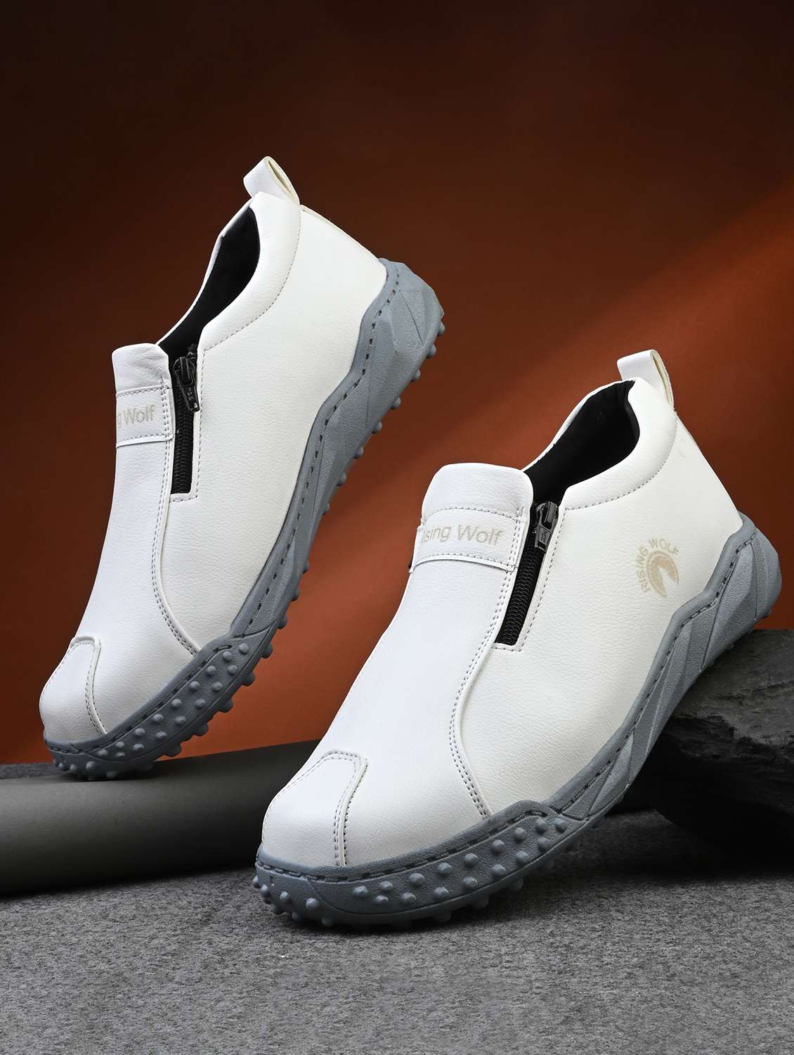men white slip on caual shoes