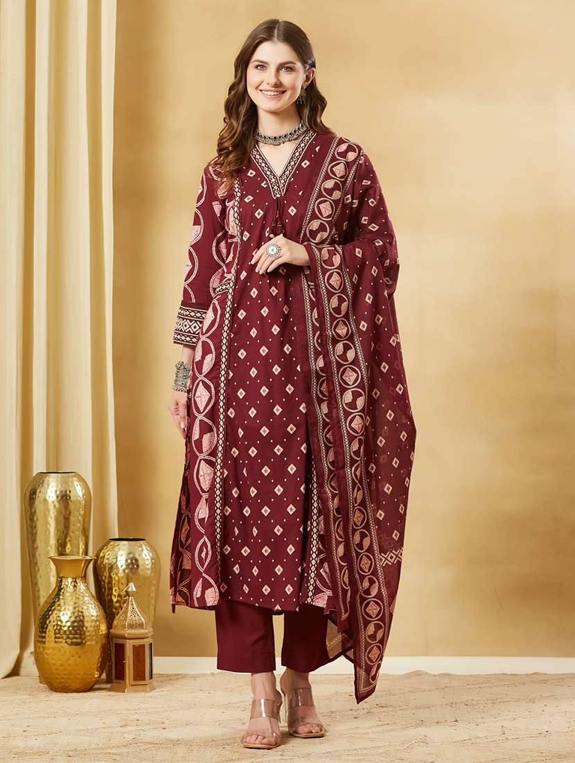 women printed three quarter sleeves kurta pant set with dupatta - 22521169 -  Standard Image - 2