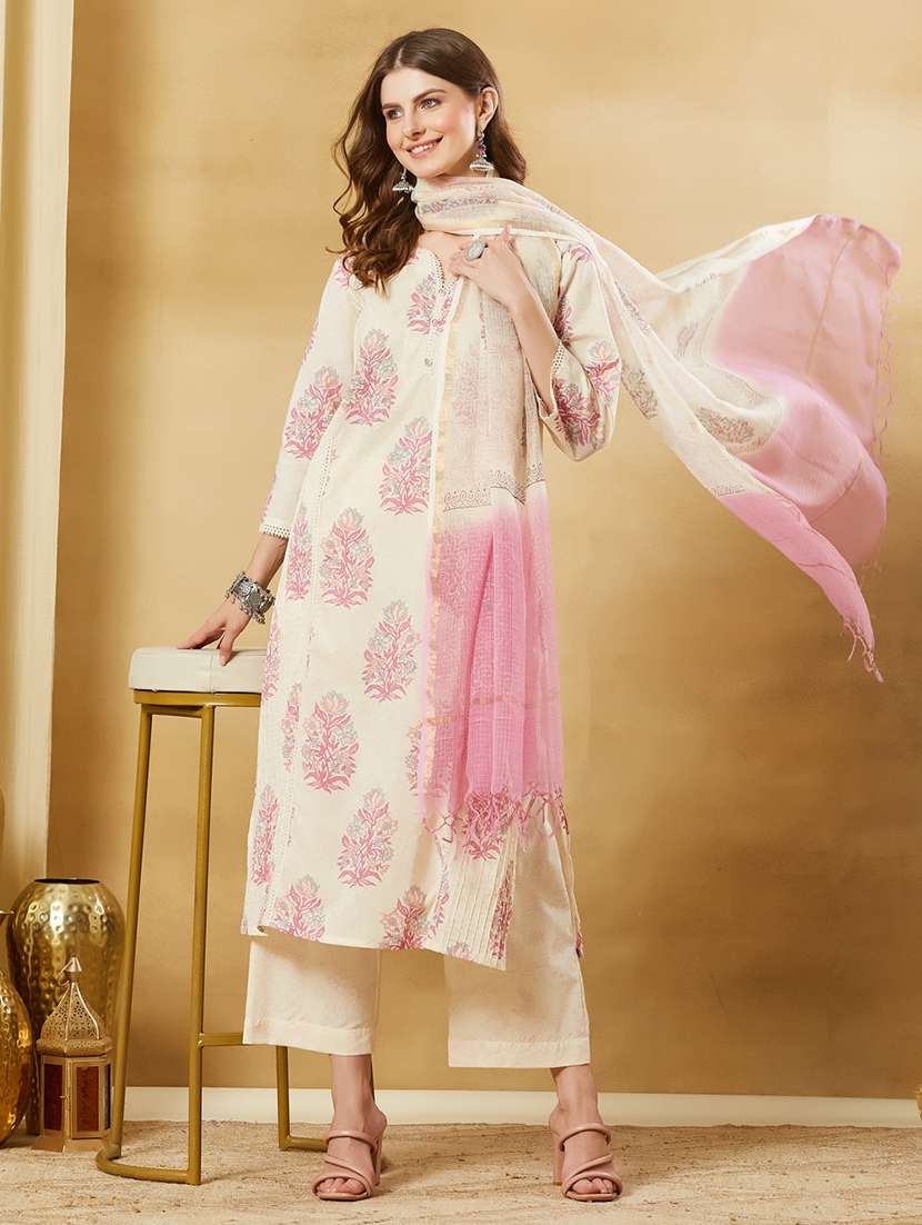 women printed three quarter sleeves kurta pant set with dupatta