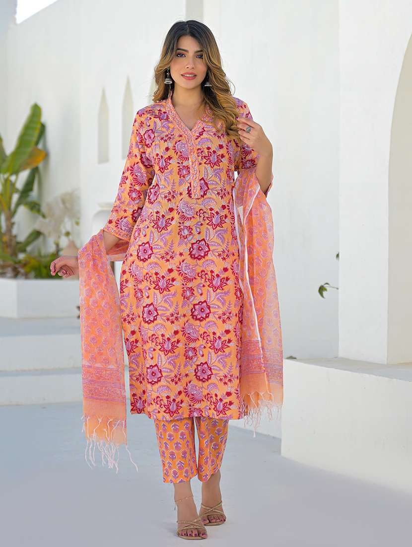 women printed three quarter sleeves kurta pant set with dupatta